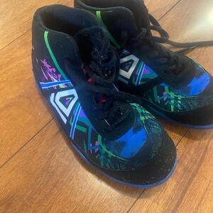KO kids wrestling shoes, size 12